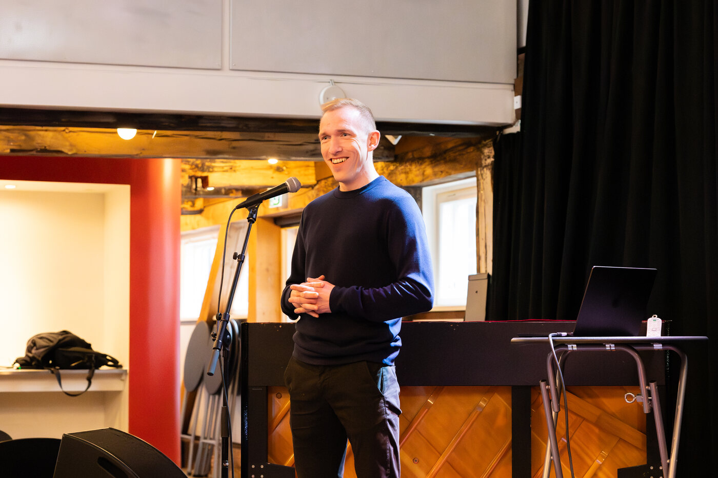 Jaspur Højgaard presenting national AI strategy work with Usable